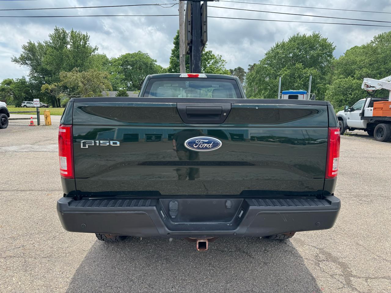 Ford F-150 XLT 4WD Reg Cab 8' Box 2017
