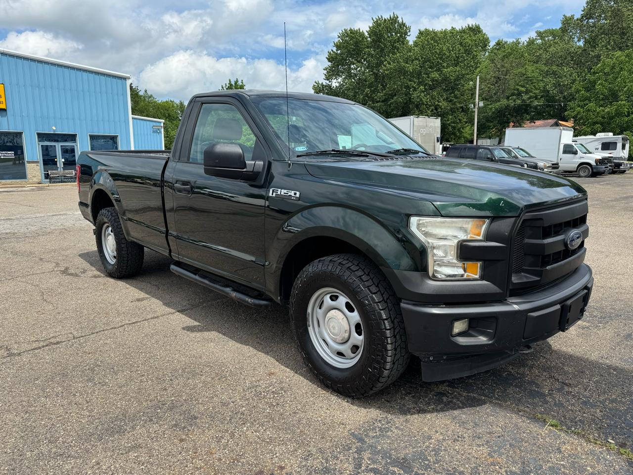 Ford F-150 XLT 4WD Reg Cab 8' Box 2017