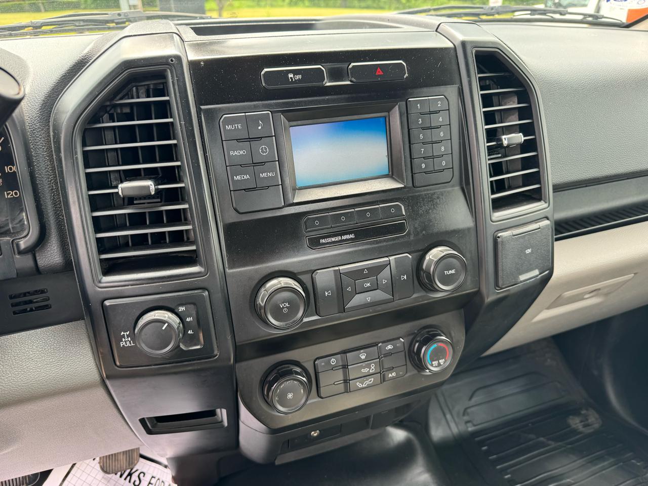 Ford F-150 XLT 4WD Reg Cab 8' Box 2017