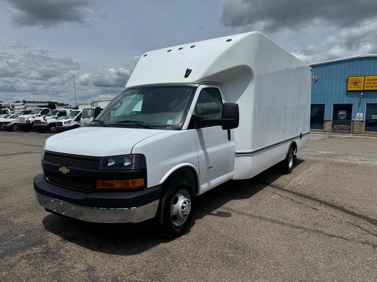 Chevrolet Express Commercial Cutaway 3500 Van 177" 2021