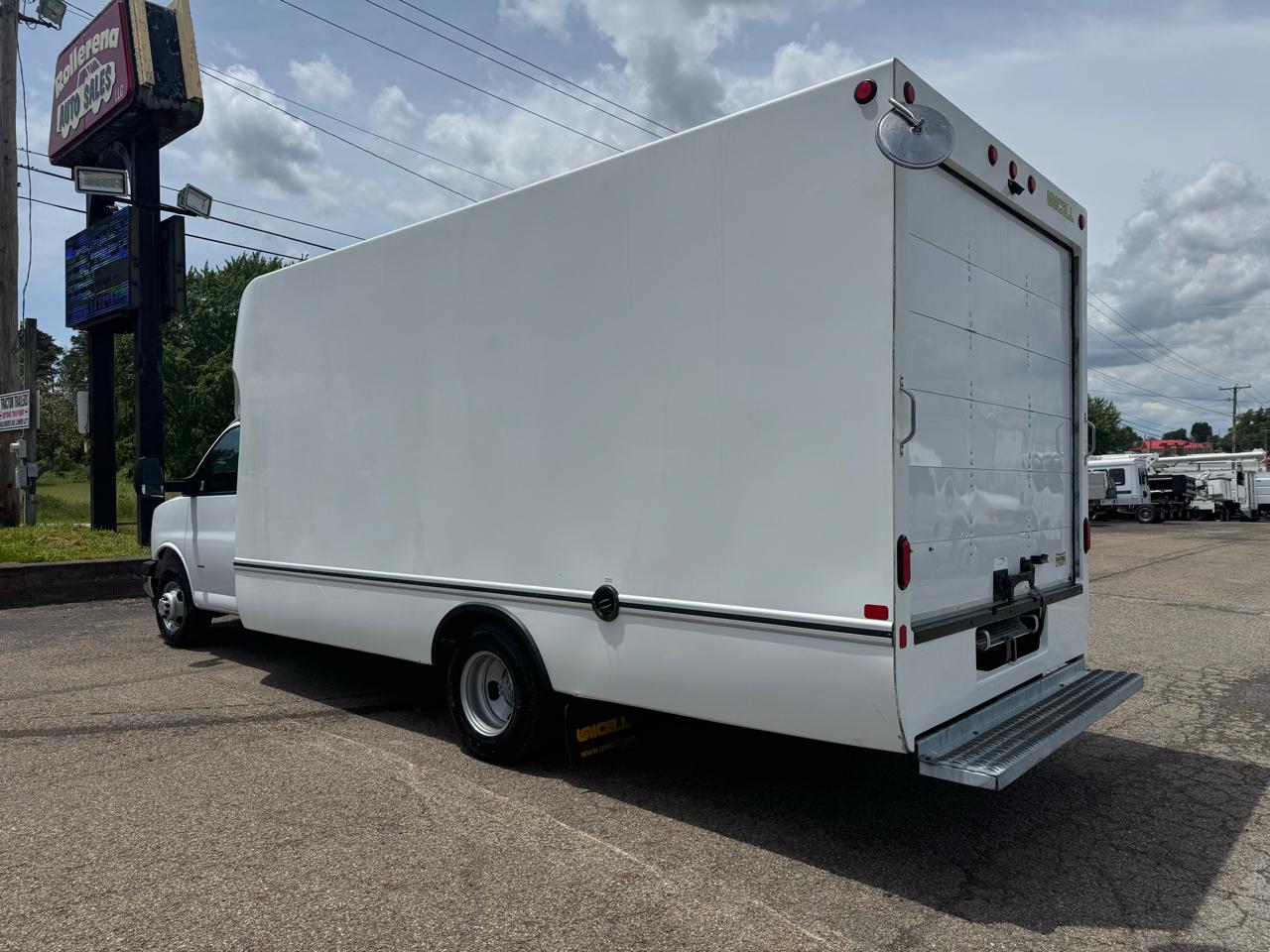 Chevrolet Express Commercial Cutaway 3500 Van 177" 2021