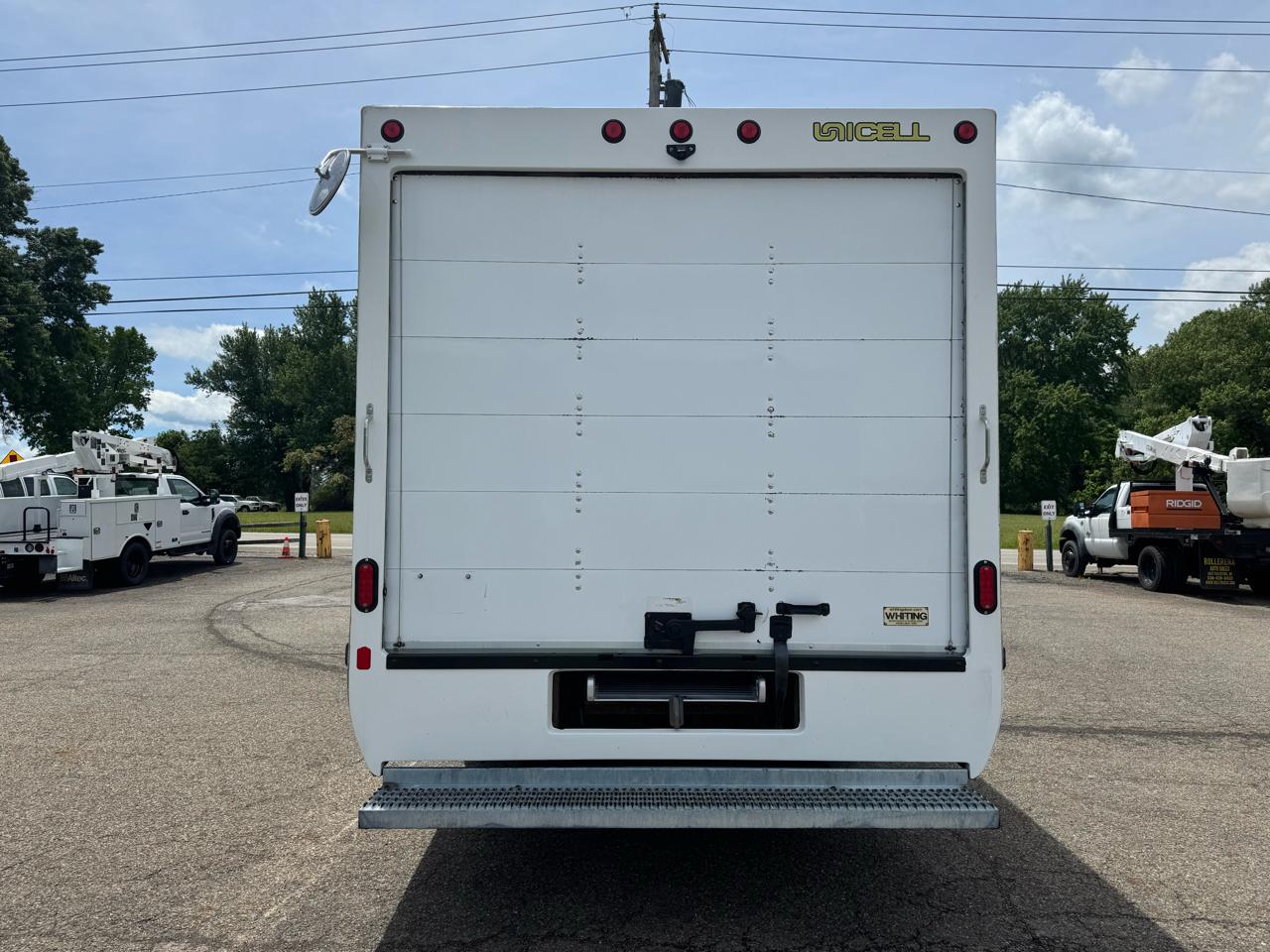Chevrolet Express Commercial Cutaway 3500 Van 177" 2021
