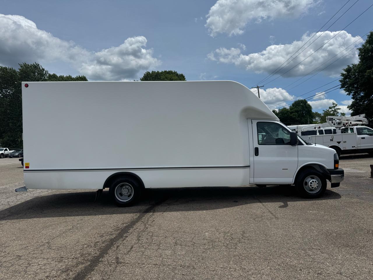 Chevrolet Express Commercial Cutaway 3500 Van 177" 2021