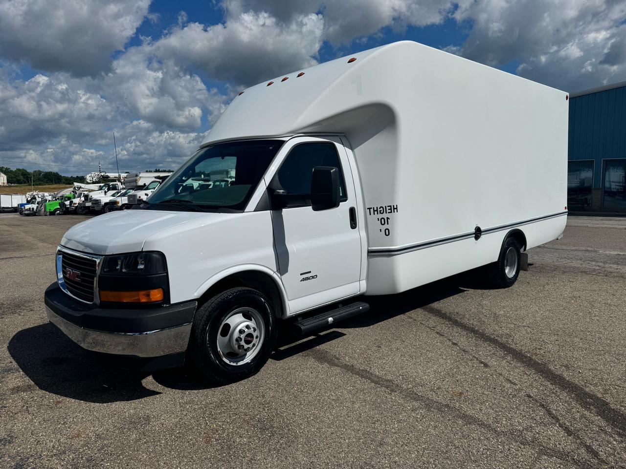 GMC Savana Commercial Cutaway 4500 Van 177" 2020