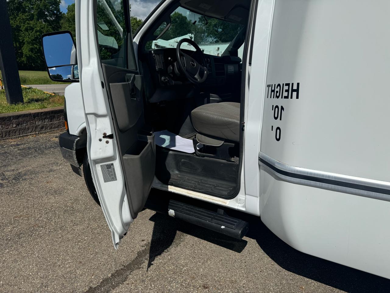 GMC Savana Commercial Cutaway 4500 Van 177" 2020