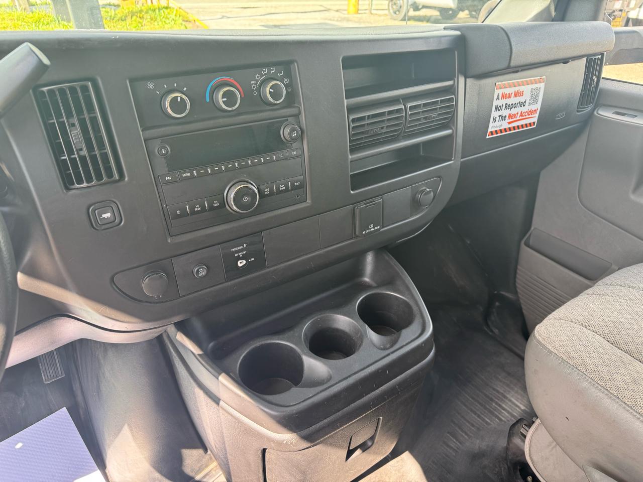 GMC Savana Commercial Cutaway 4500 Van 177" 2020
