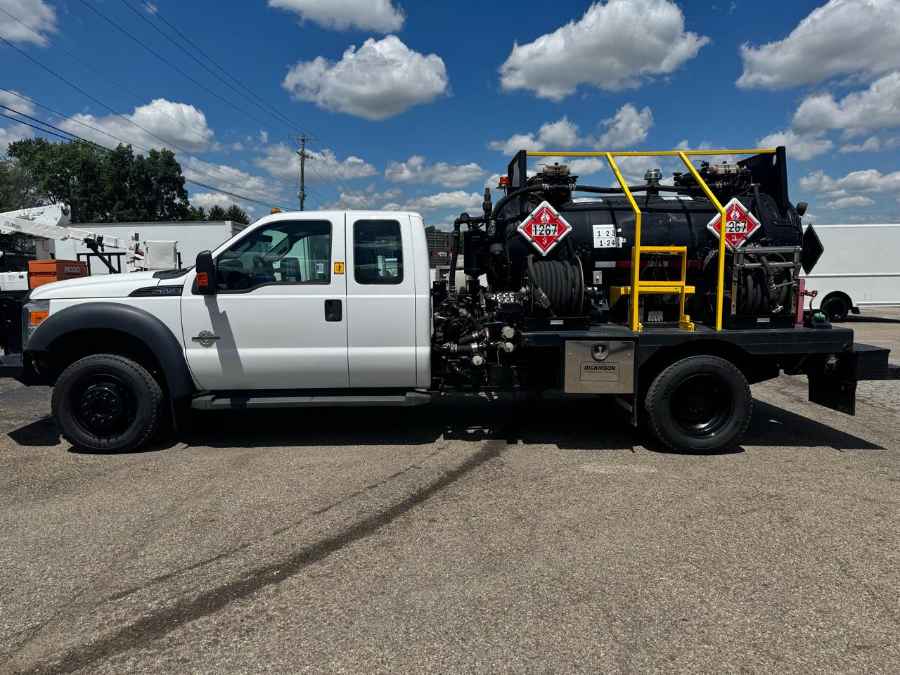 Ford Super Duty F-550 DRW 4WD SuperCab 186" WB 84" CA XL 2012