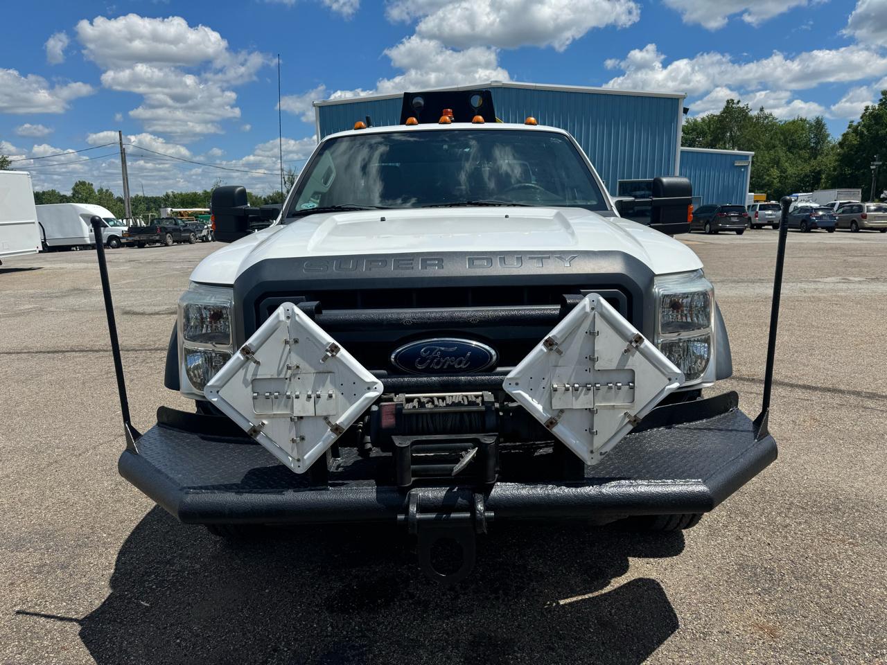 Ford Super Duty F-550 DRW 4WD SuperCab 186" WB 84" CA XL 2012