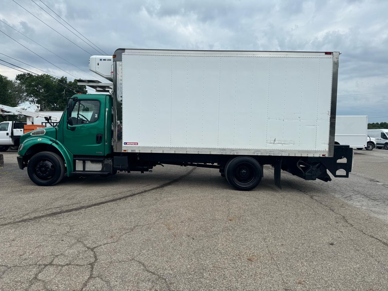 Freightliner M2 106  2009