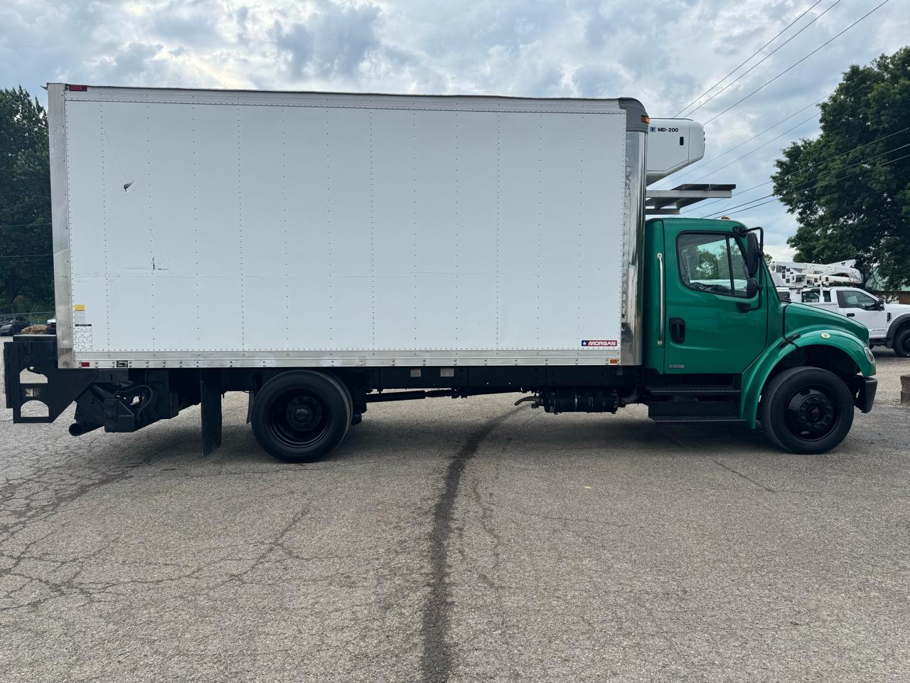 Freightliner M2 106  2009