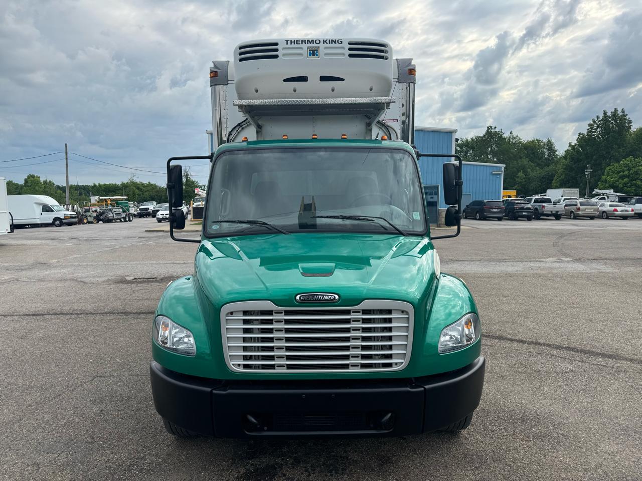 Freightliner M2 106  2009