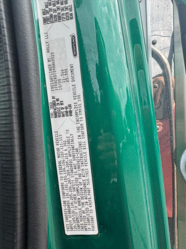 Freightliner M2 106  2009