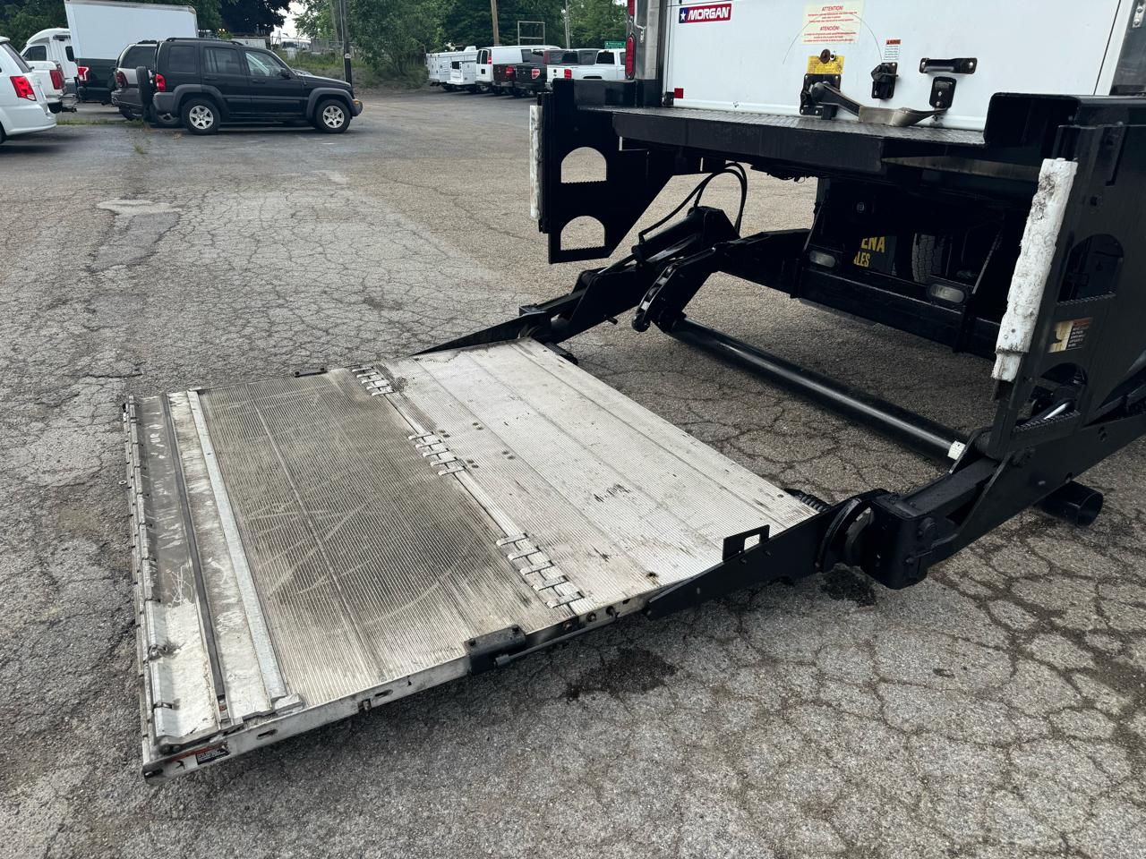 Freightliner M2 106  2009