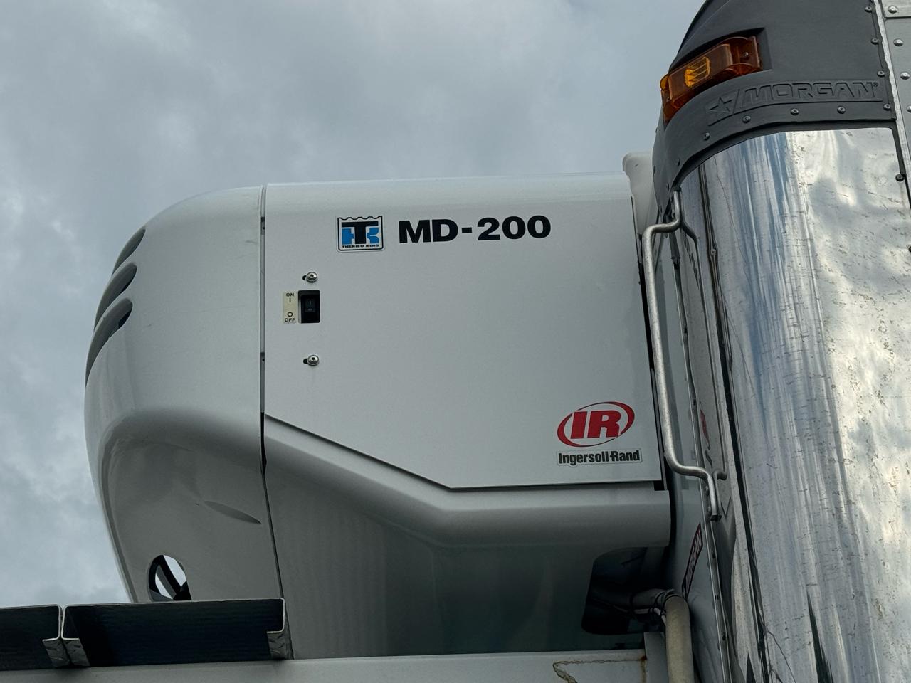 Freightliner M2 106  2009