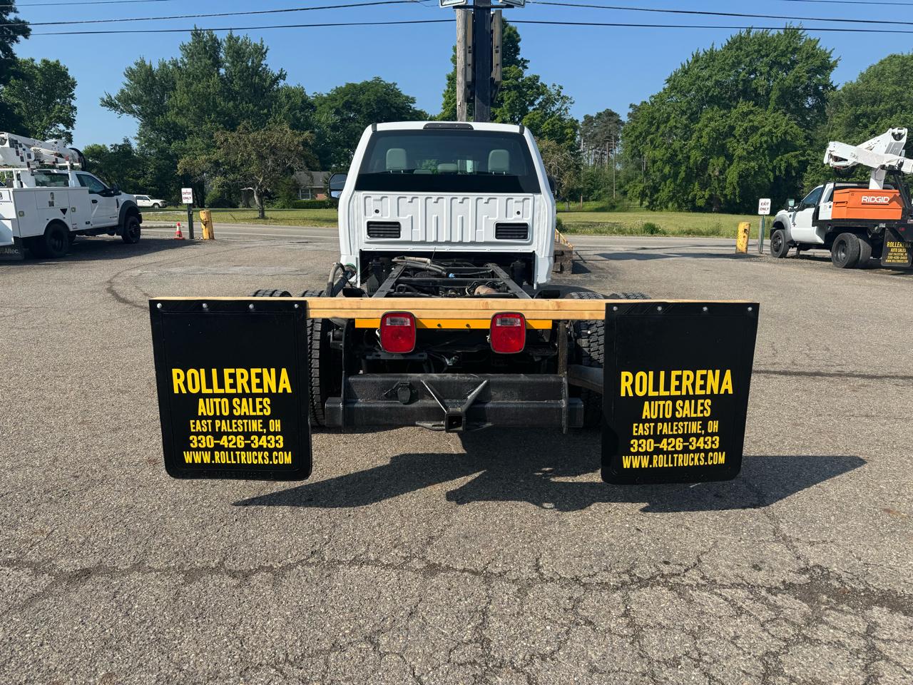 Ford Super Duty F-550 DRW XL 4WD Crew Cab 203" WB 84" CA 2019