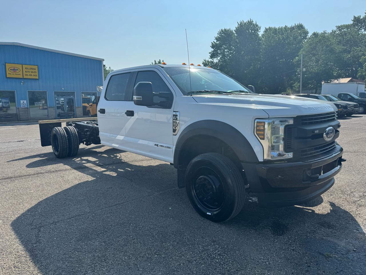 Ford Super Duty F-550 DRW XL 4WD Crew Cab 203" WB 84" CA 2019