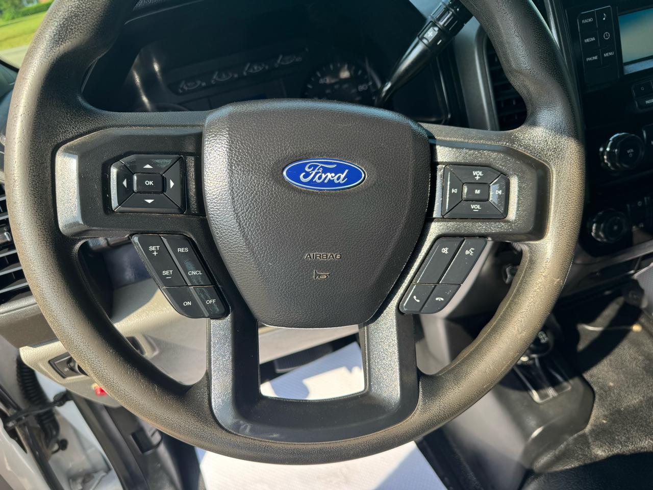 Ford Super Duty F-550 DRW XL 4WD Crew Cab 203" WB 84" CA 2019