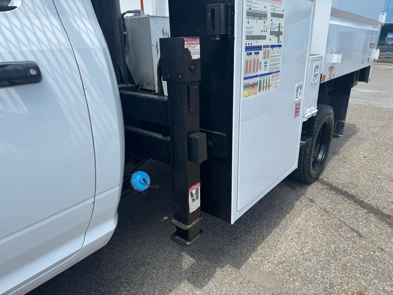 RAM 5500 Chassis Cab Tradesman 4x4 Reg Cab 84" CA 168.5" WB 2018