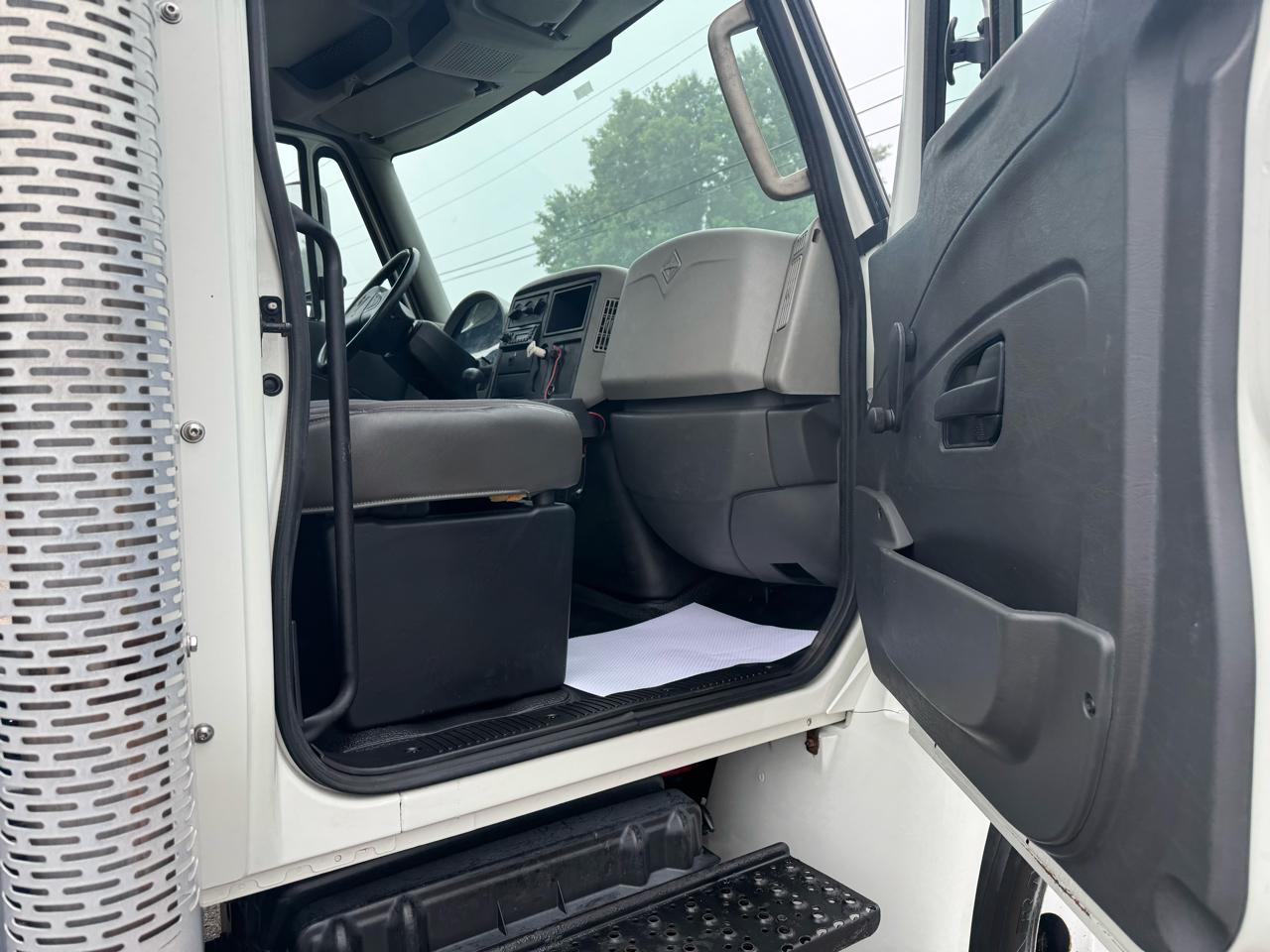 International 4300  2014