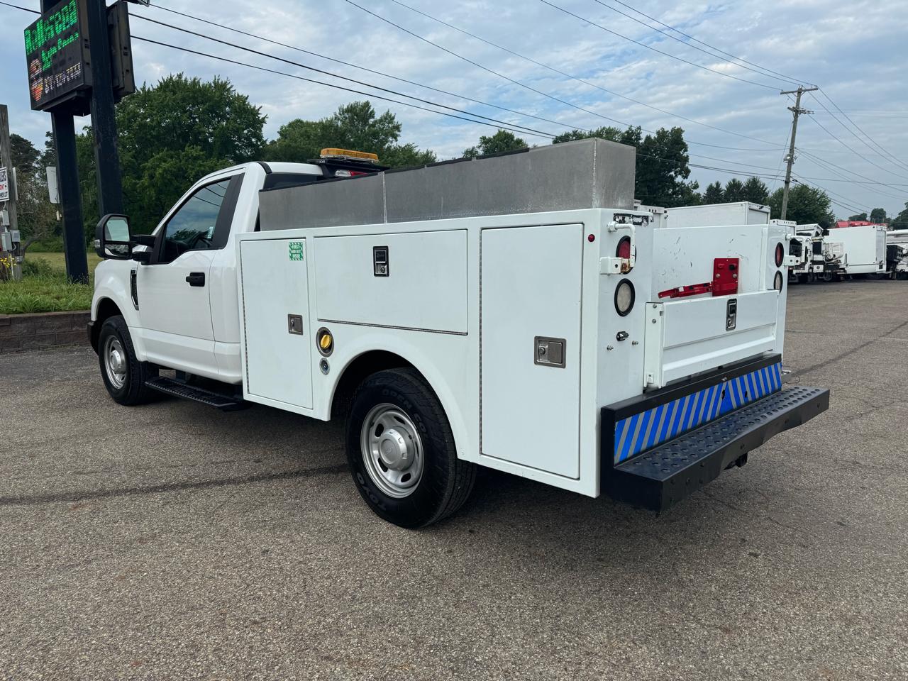 Ford Super Duty F-250 SRW XL 2WD Reg Cab 8' Box 2018