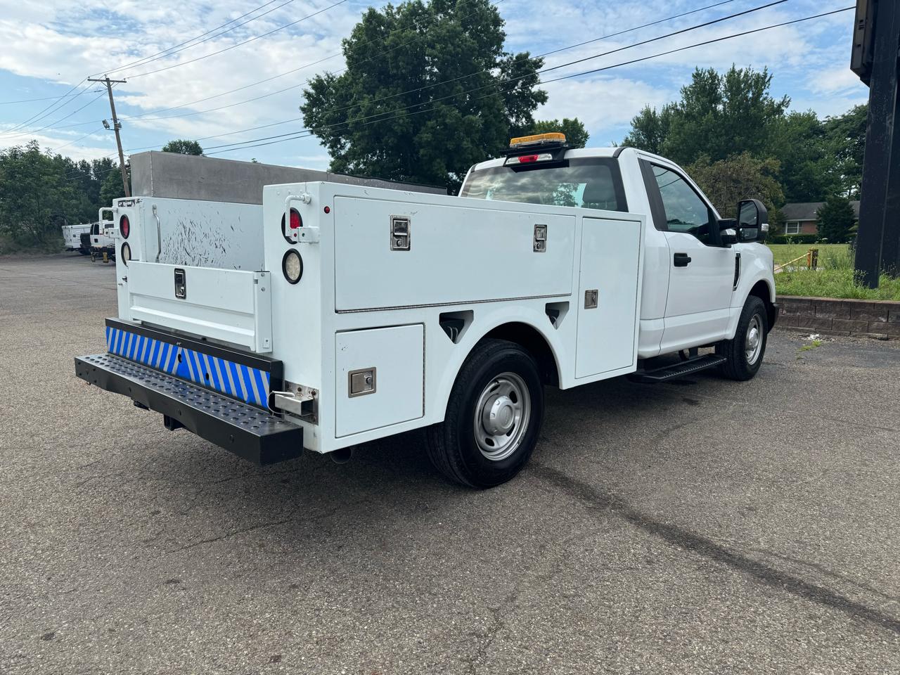 Ford Super Duty F-250 SRW XL 2WD Reg Cab 8' Box 2018