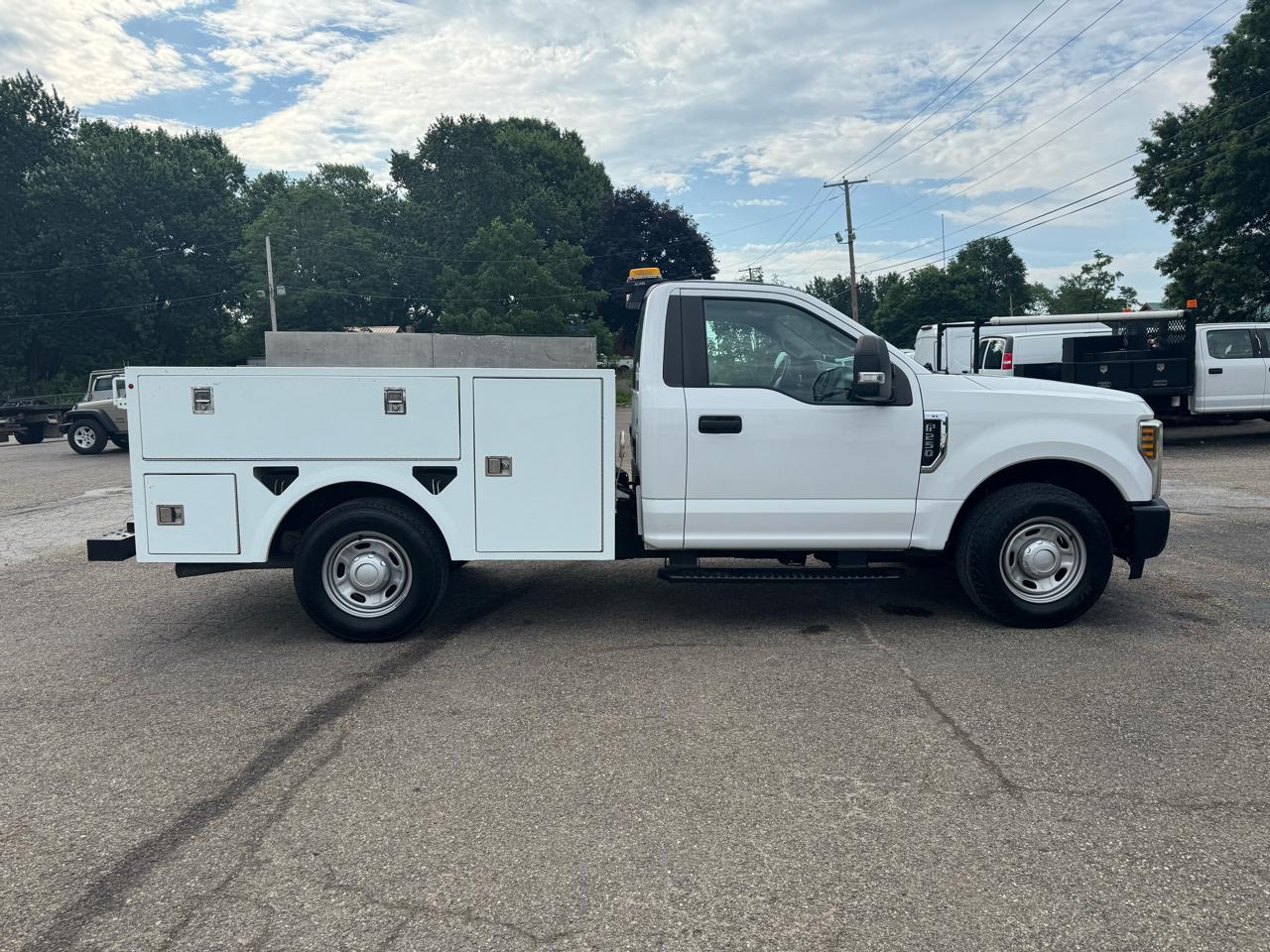 Ford Super Duty F-250 SRW XL 2WD Reg Cab 8' Box 2018