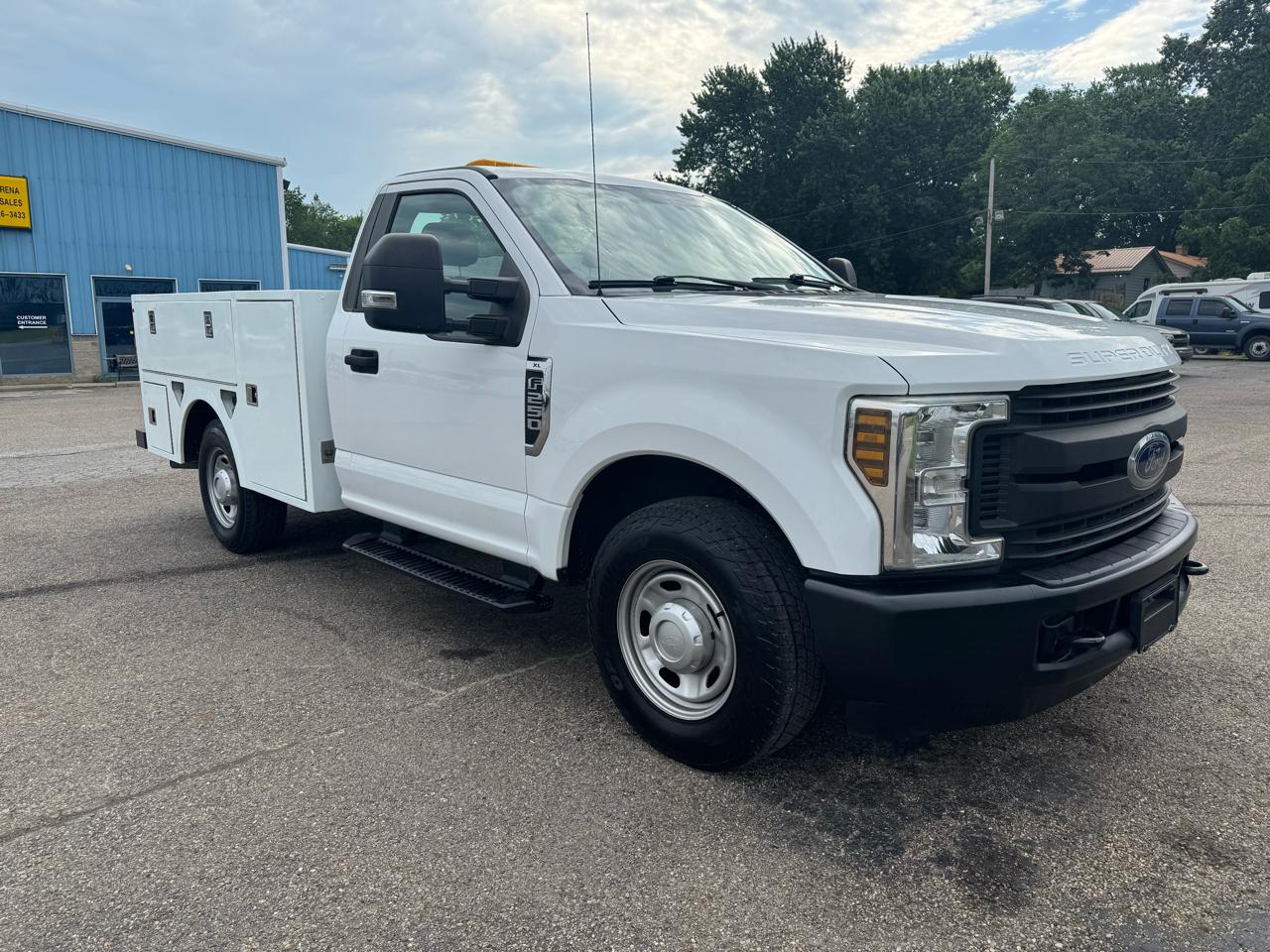 Ford Super Duty F-250 SRW XL 2WD Reg Cab 8' Box 2018