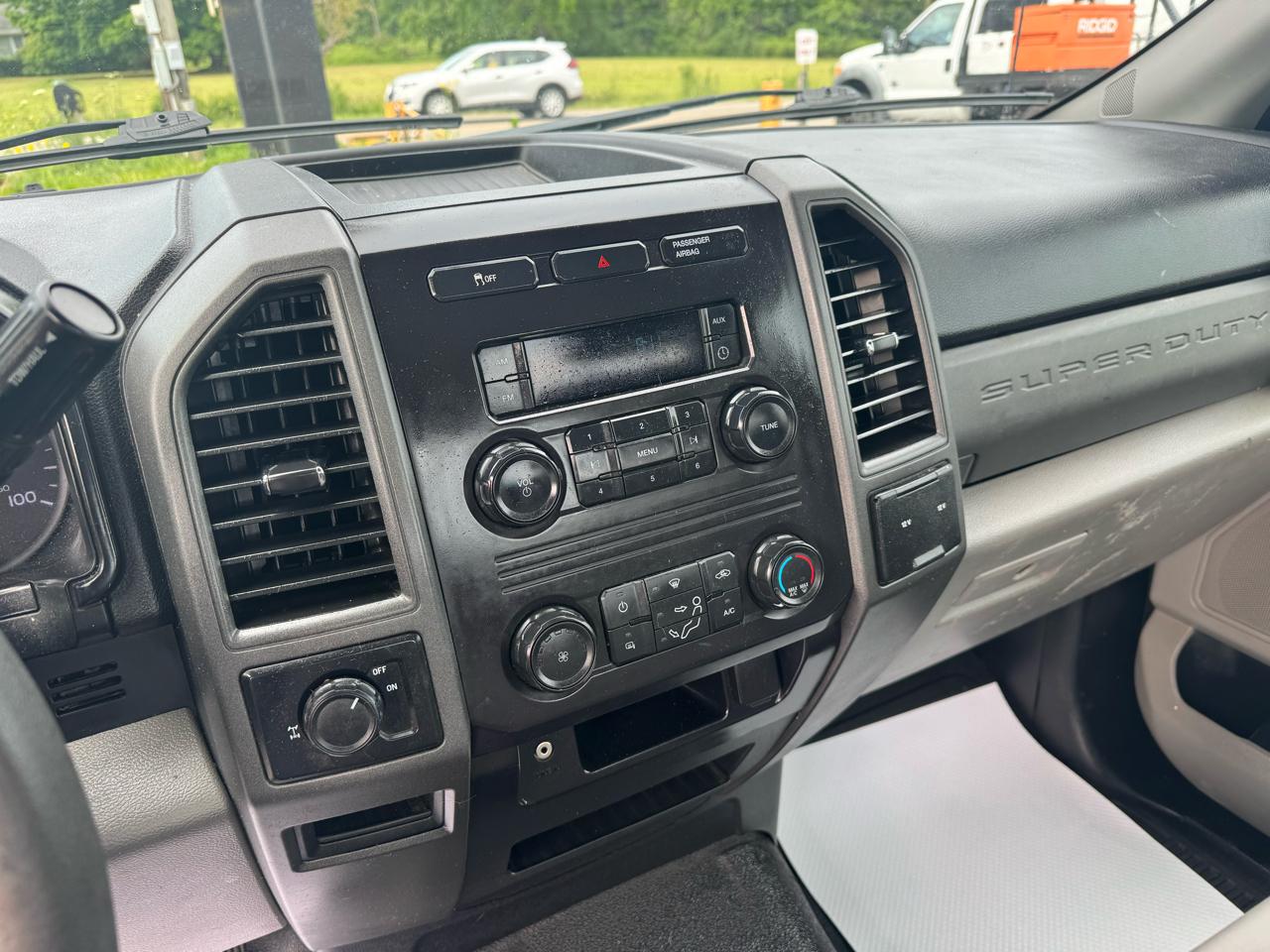 Ford Super Duty F-250 SRW XL 2WD Reg Cab 8' Box 2018