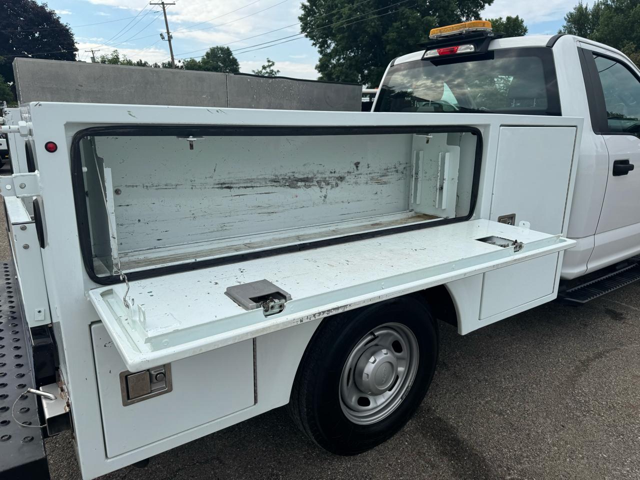 Ford Super Duty F-250 SRW XL 2WD Reg Cab 8' Box 2018