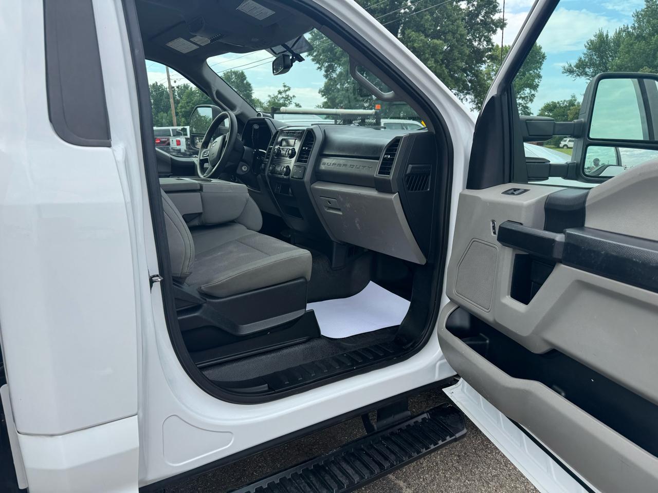 Ford Super Duty F-250 SRW XL 2WD Reg Cab 8' Box 2018