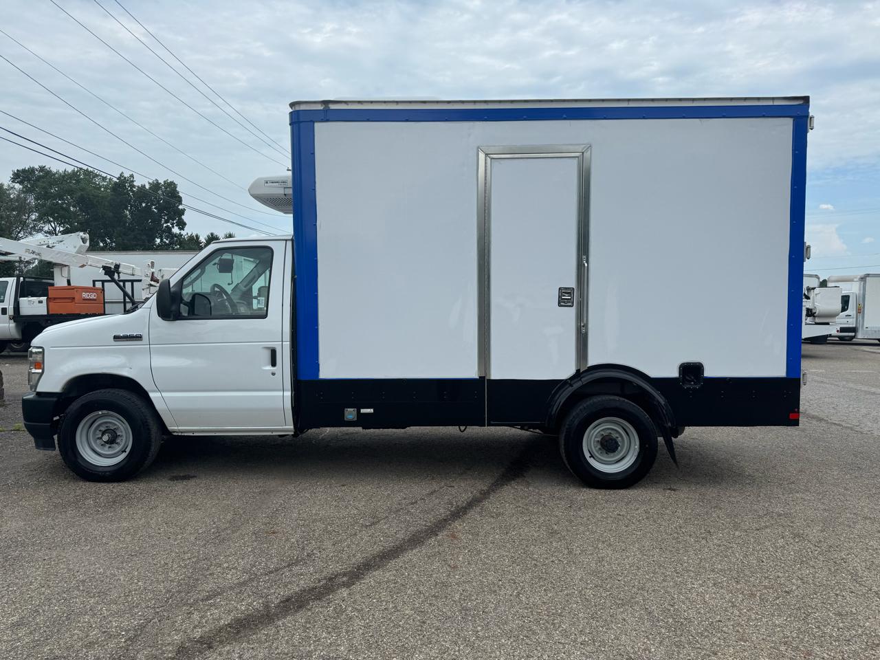 Ford E-Series Cutaway E-350 SRW 158" WB 2024