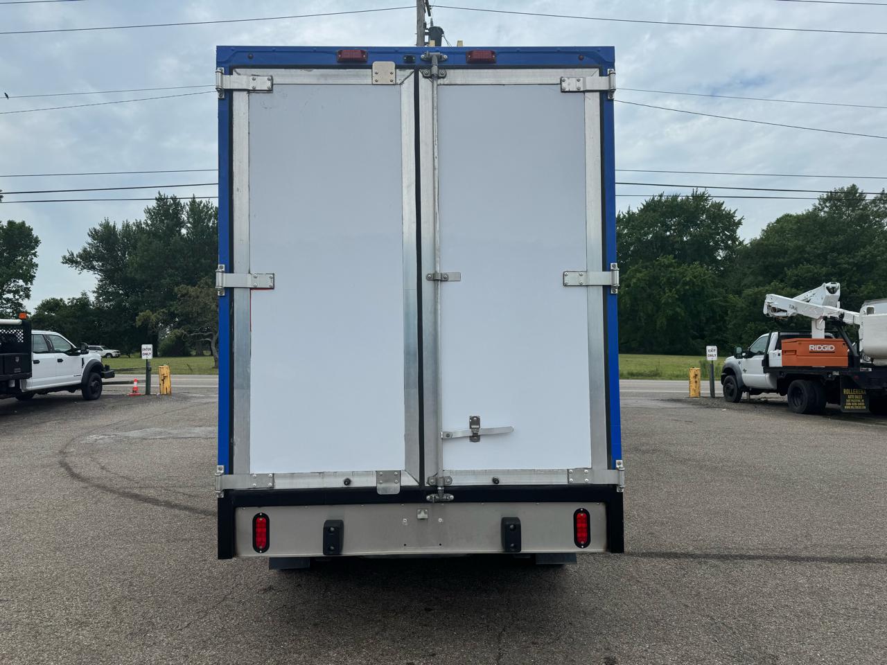 Ford E-Series Cutaway E-350 SRW 158" WB 2024
