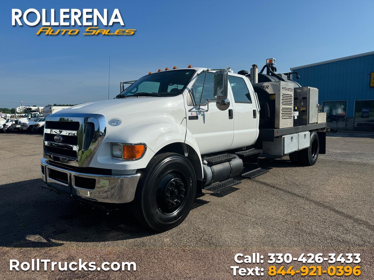 Ford Super Duty F-750 Straight Frame Crew Cab XL 2010