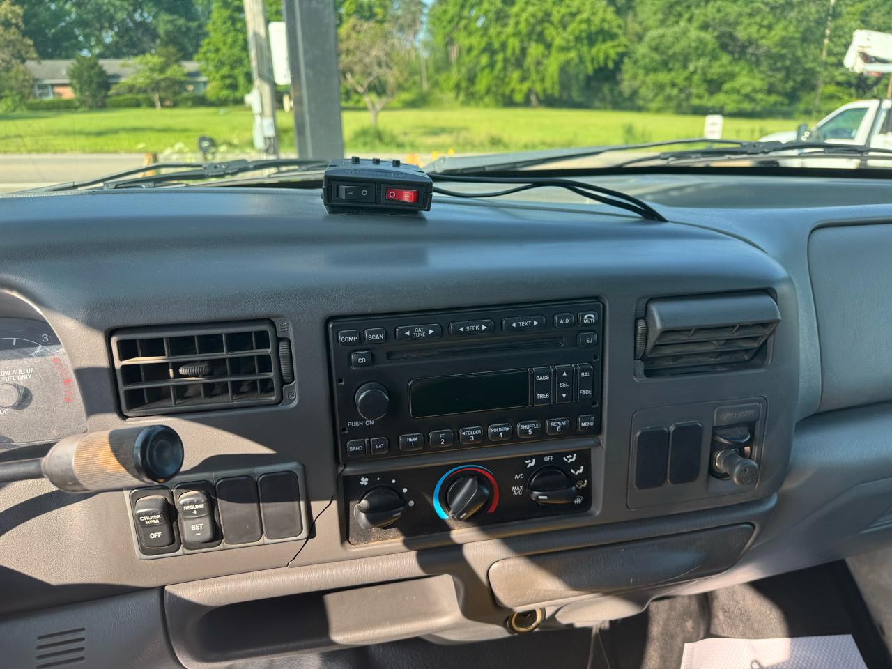 Ford Super Duty F-750 Straight Frame Crew Cab XL 2010
