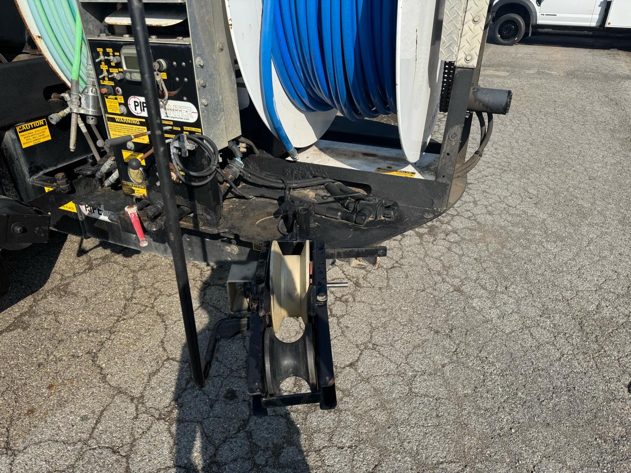 Ford Super Duty F-750 Straight Frame Crew Cab XL 2010