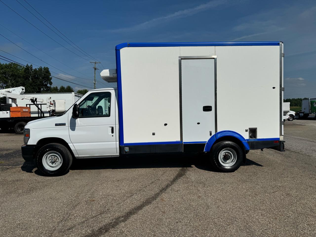 Ford E-Series Cutaway E-350 SRW 138" WB 2024