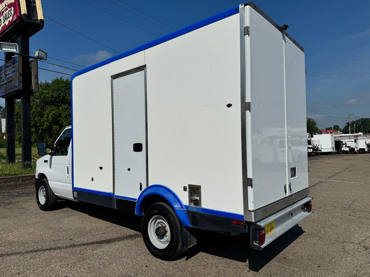 Ford E-Series Cutaway E-350 SRW 138" WB 2024