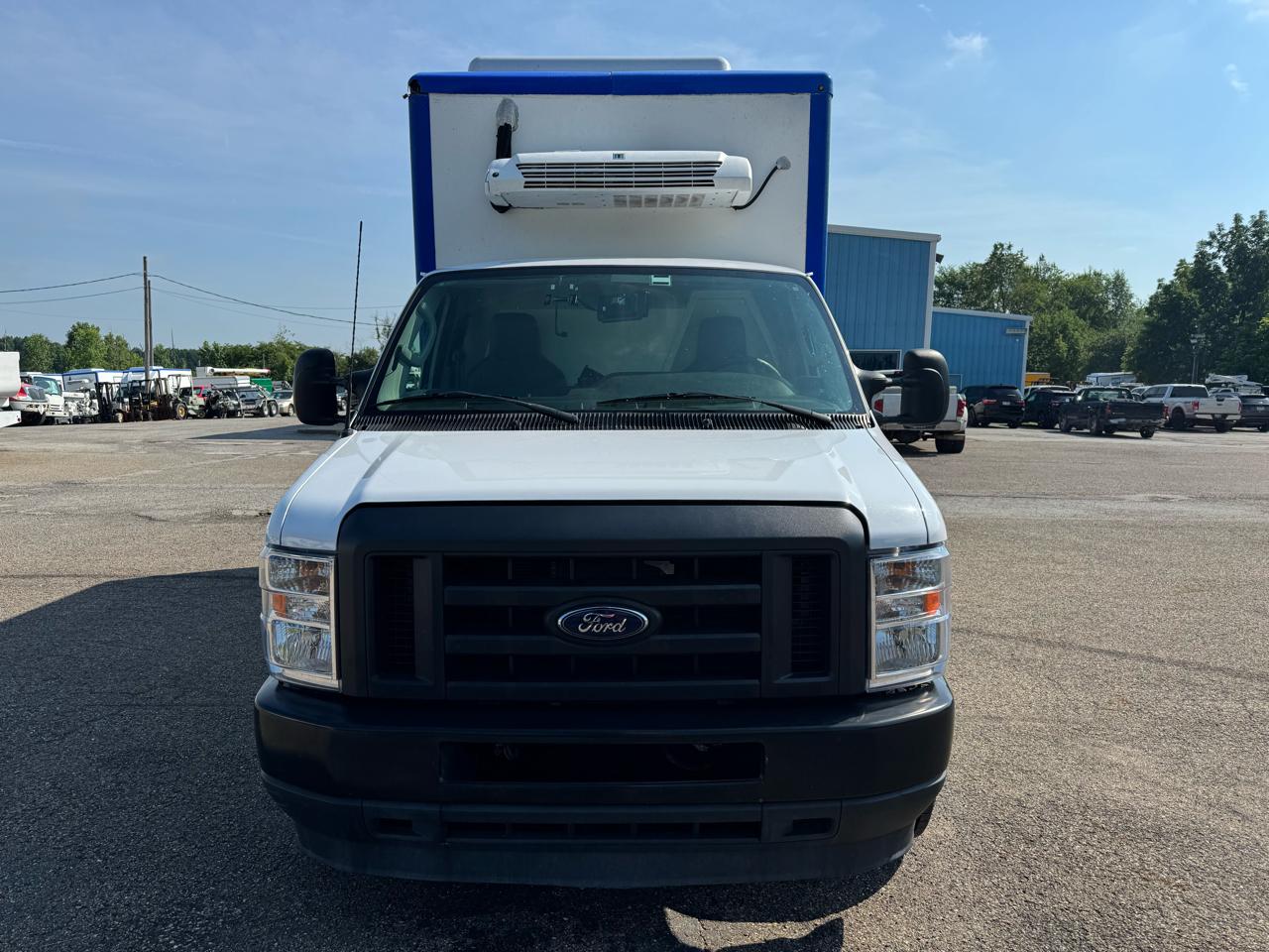 Ford E-Series Cutaway E-350 SRW 138" WB 2024