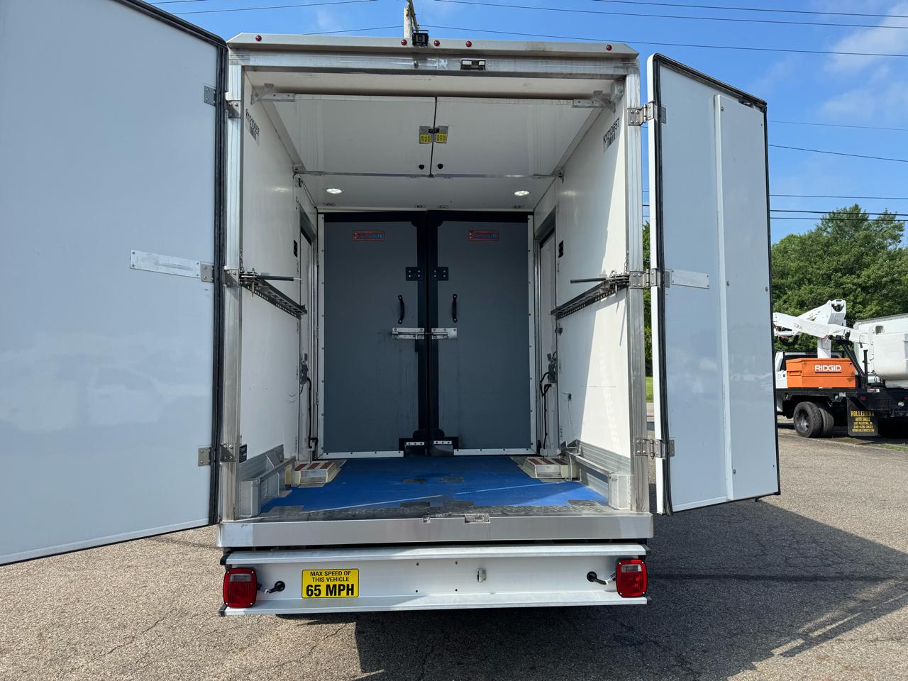 Ford E-Series Cutaway E-350 SRW 138" WB 2024