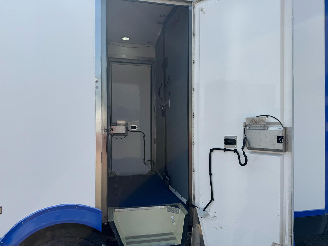 Ford E-Series Cutaway E-350 SRW 138" WB 2024
