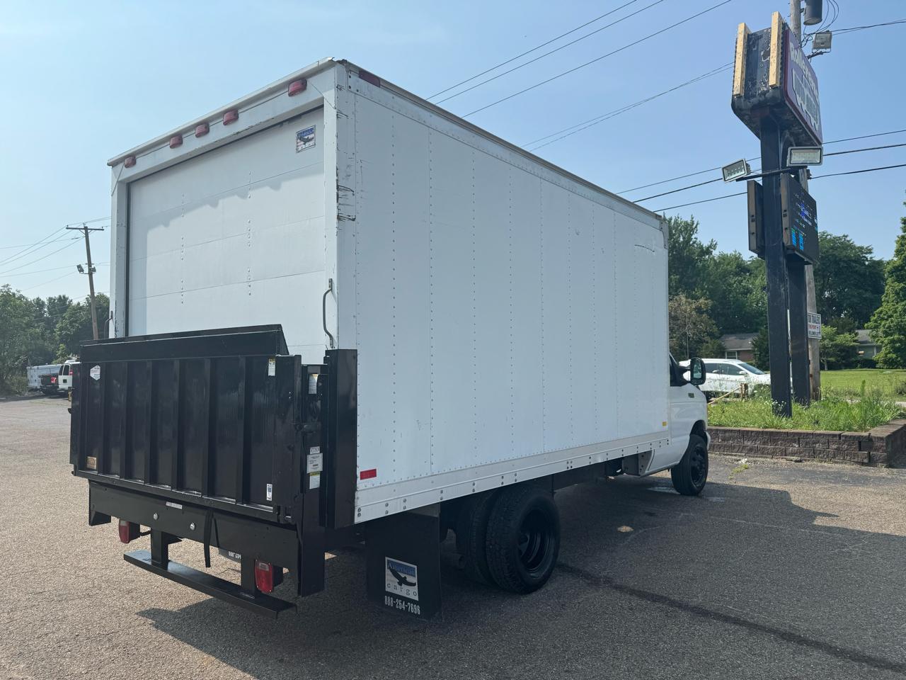 Ford Econoline Commercial Cutaway E-350 Super Duty 138" WB DRW 2004