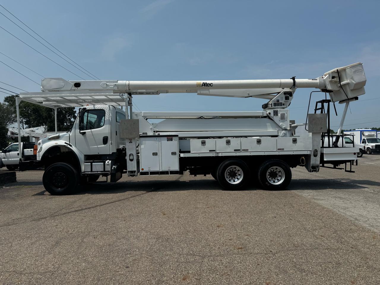 Freightliner M2 106  2013
