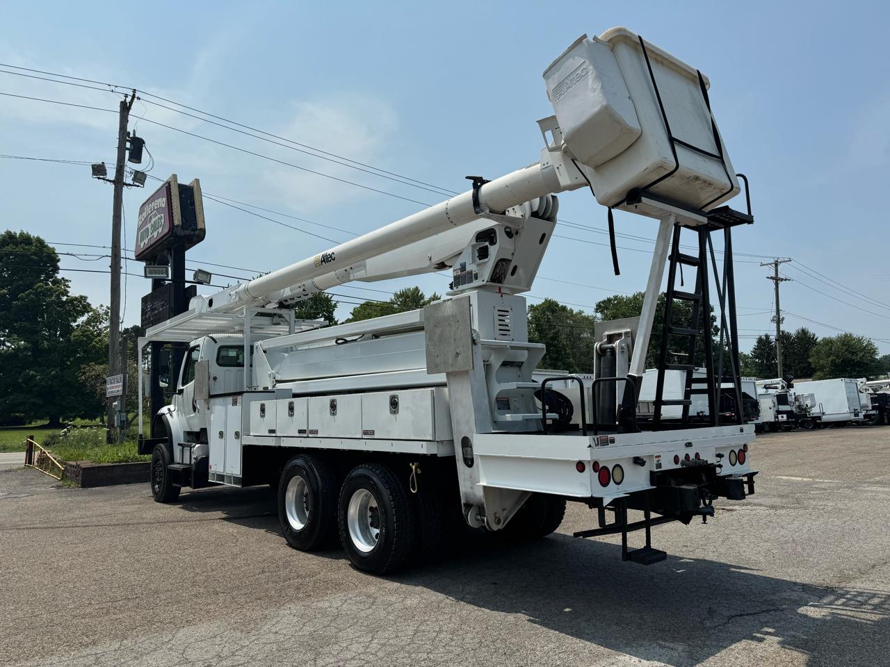 Freightliner M2 106  2013