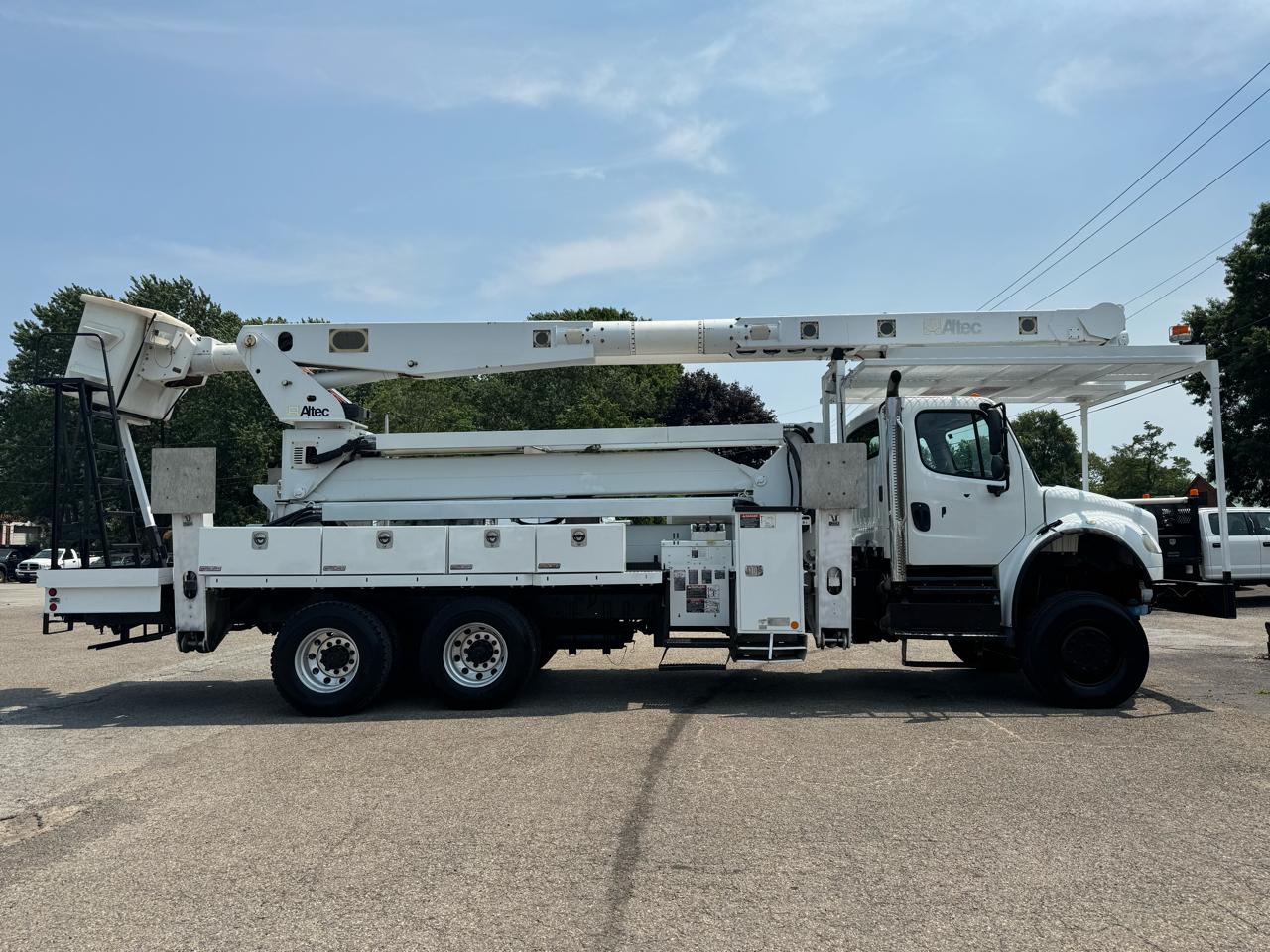 Freightliner M2 106  2013