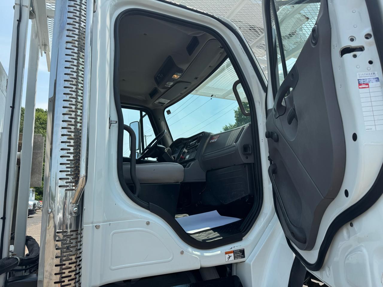 Freightliner M2 106  2013