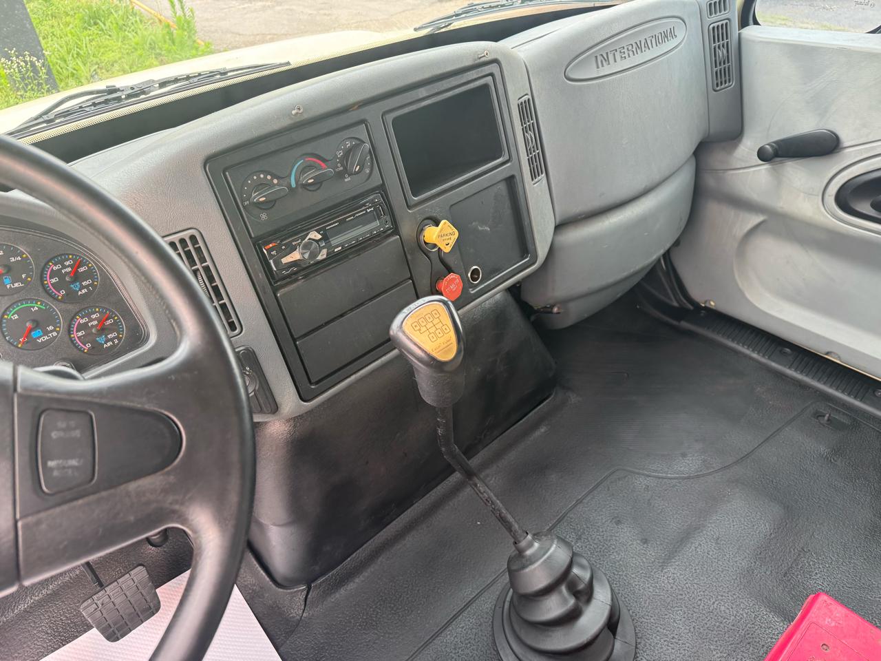 International 4300  2005