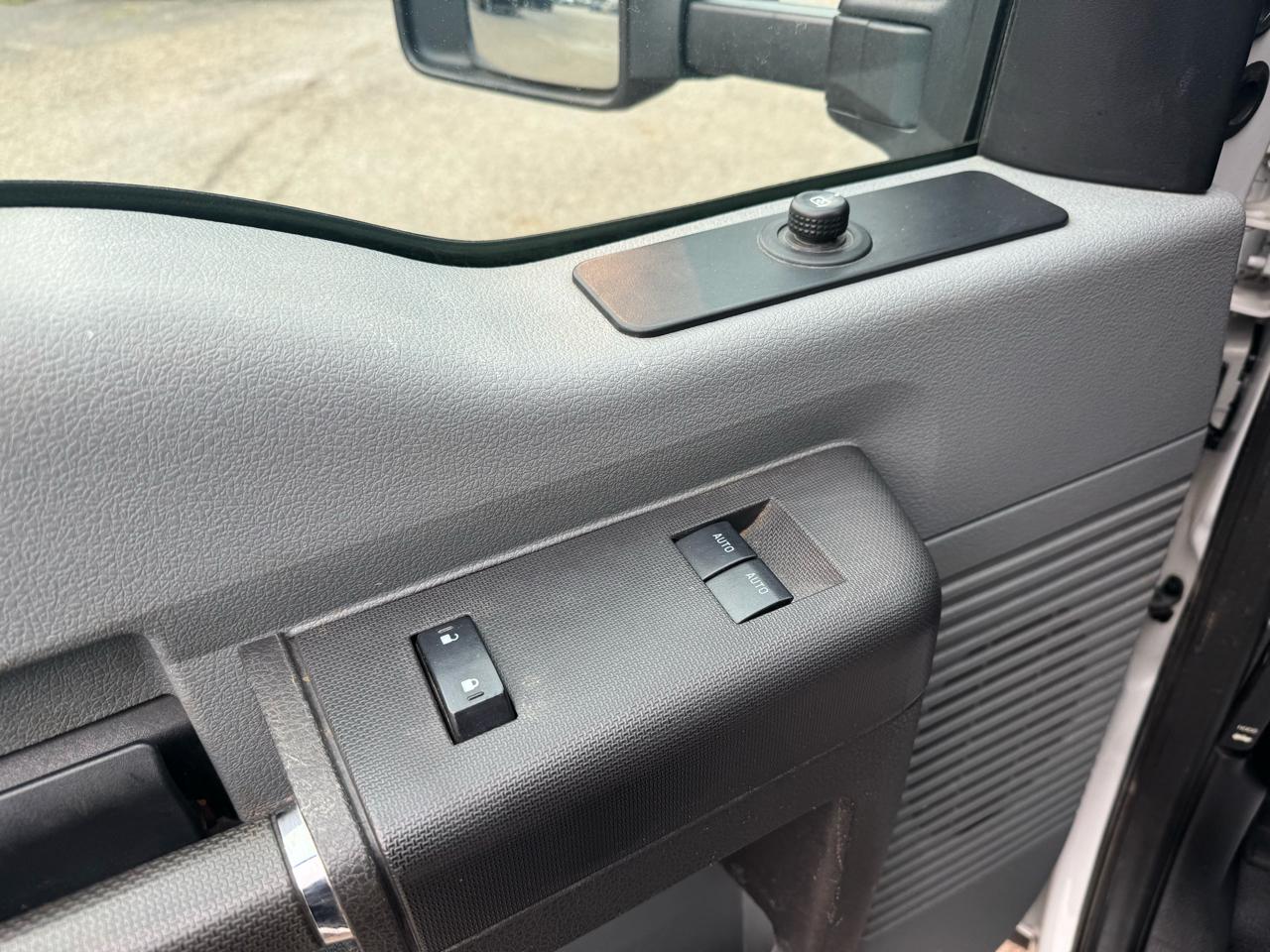 Ford Super Duty F-550 DRW 4WD SuperCab 186" WB 84" CA Lariat 2015