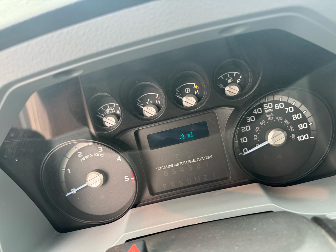 Ford Super Duty F-550 DRW 4WD SuperCab 186" WB 84" CA Lariat 2015