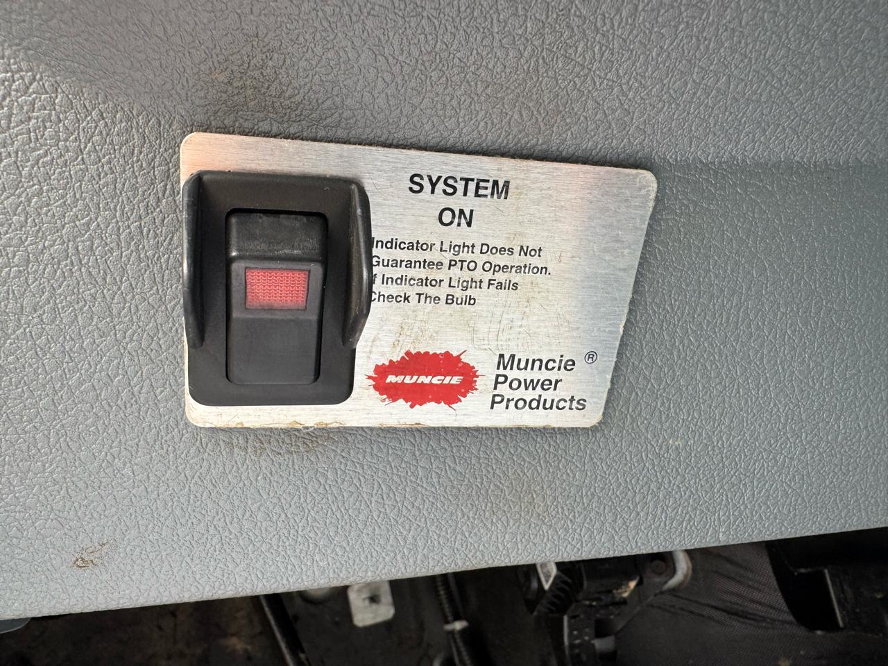 Ford Super Duty F-550 DRW 4WD SuperCab 186" WB 84" CA Lariat 2015