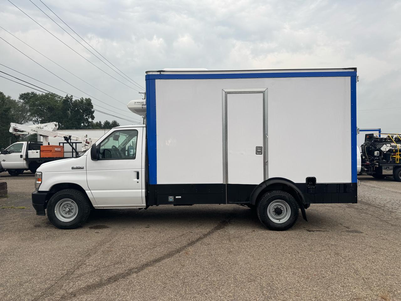Ford E-Series Cutaway E-350 SRW 138" WB 2024
